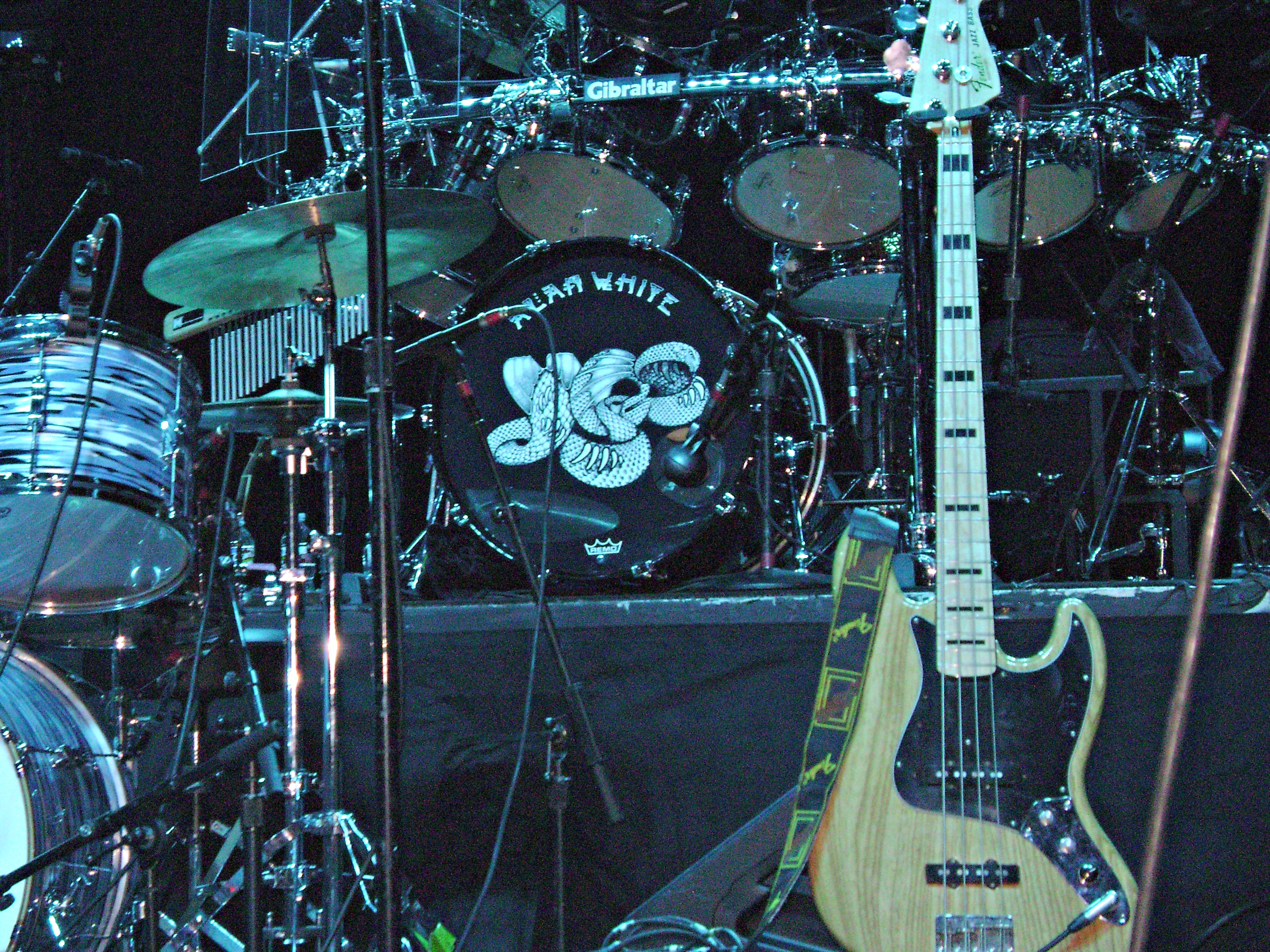 02 - Yes - Houston_TX - Pre-show Stage_Alan White_Drums and Chris Squire_(05 Aug 2014) - bass - photo by Gary Brown_picmonkeyed